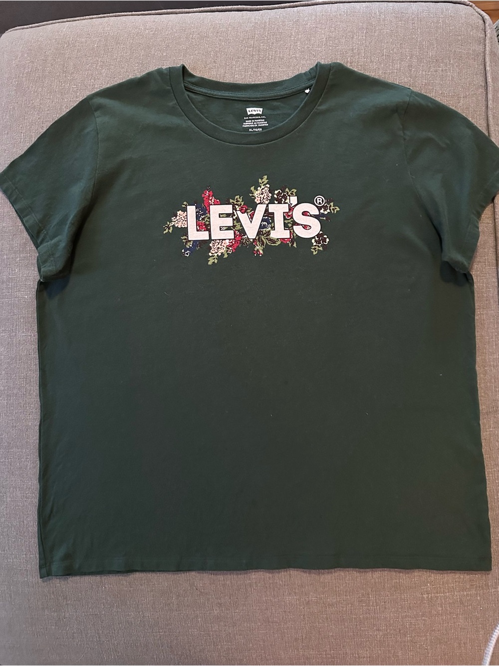 Levi’s Women’s Green Floral Logo Graphic T-Shirt Size XL